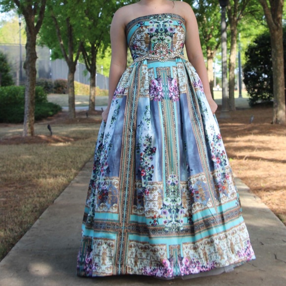 Mac Duggal Versailles Ball Gown - Picture 5 of 8